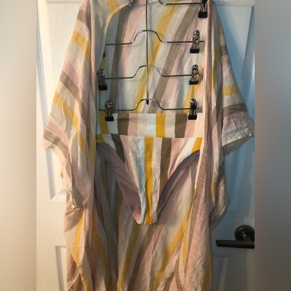 Aerie 3pc matching swim set (medium top and bottoms) - Picture 5 of 5